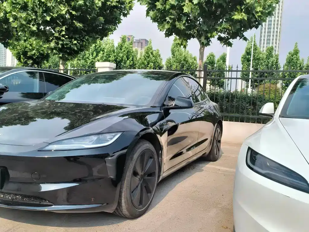 Tesla Model 3 — фото 9