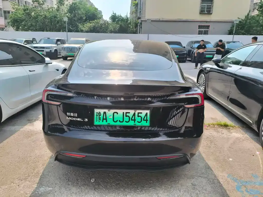 Tesla Model 3 — фото 5