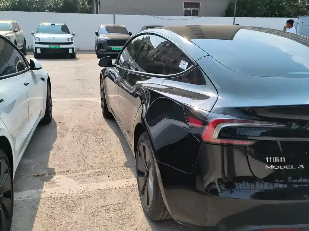 Tesla Model 3 — фото 2
