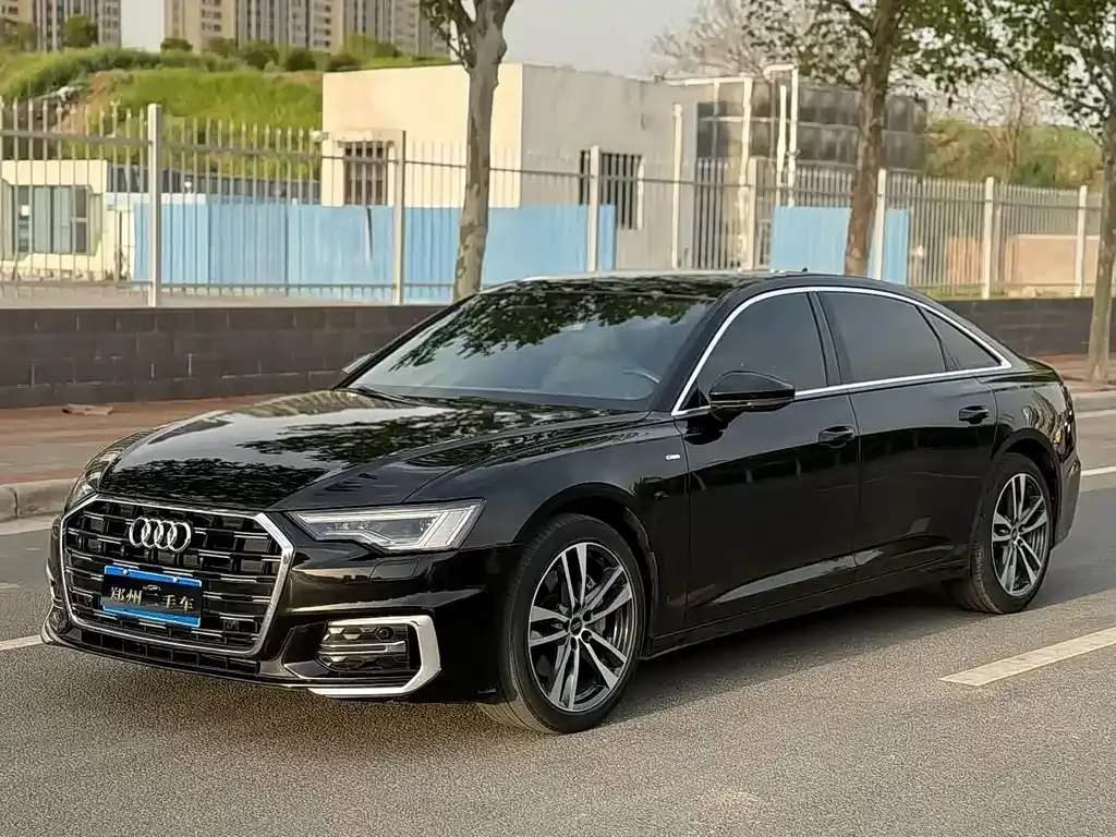 Audi A6L — фото 1