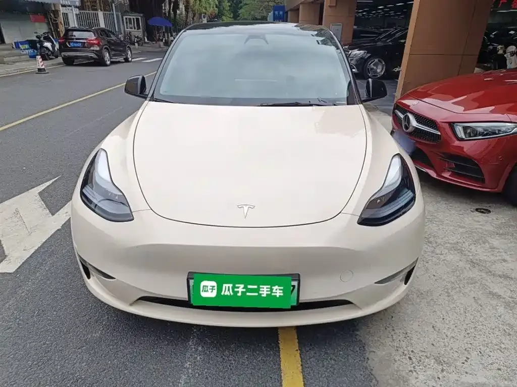 Tesla Model Y — фото 9