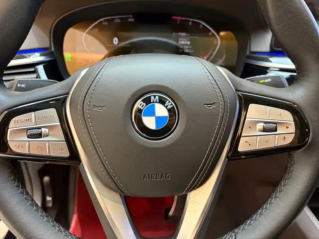 BMW 5 Series — фото 9