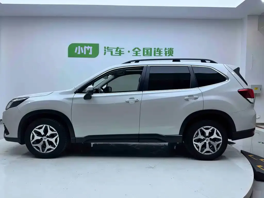 Subaru Forester — фото 9