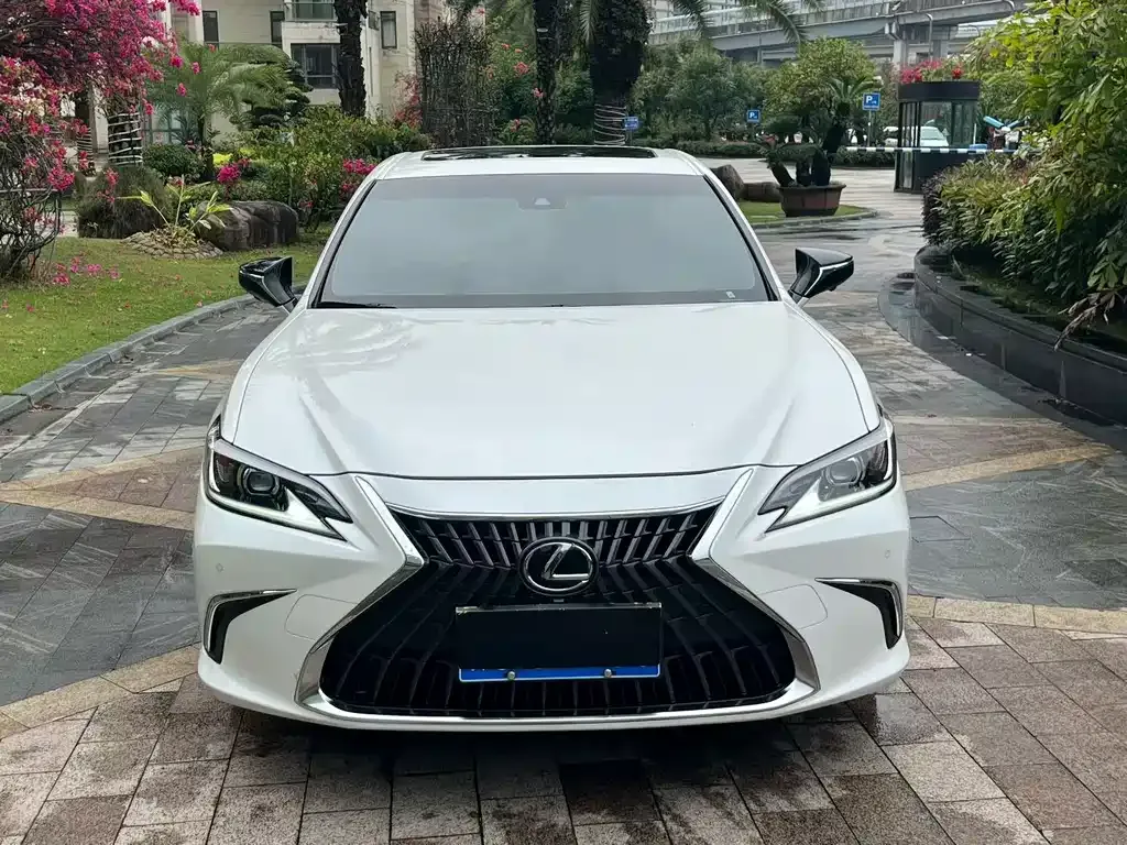 Lexus ES — фото 6
