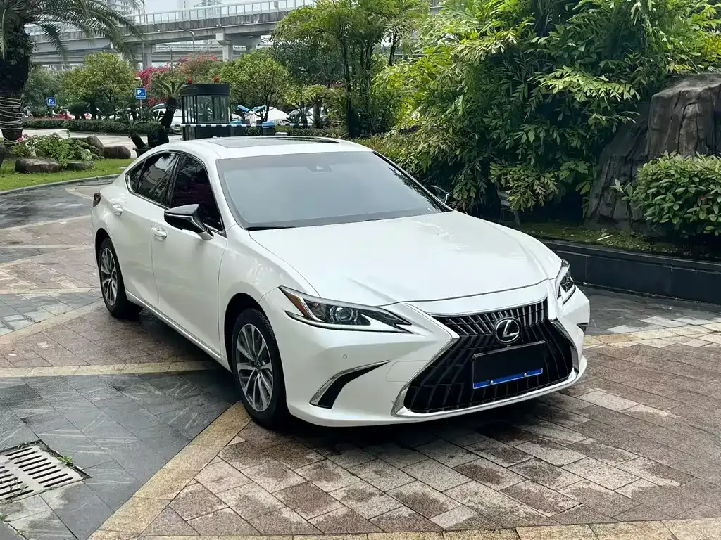 Lexus ES — фото 2