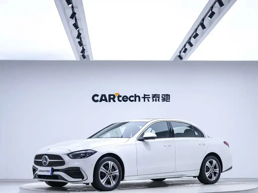 Mercedes-Benz C-Class — фото 1