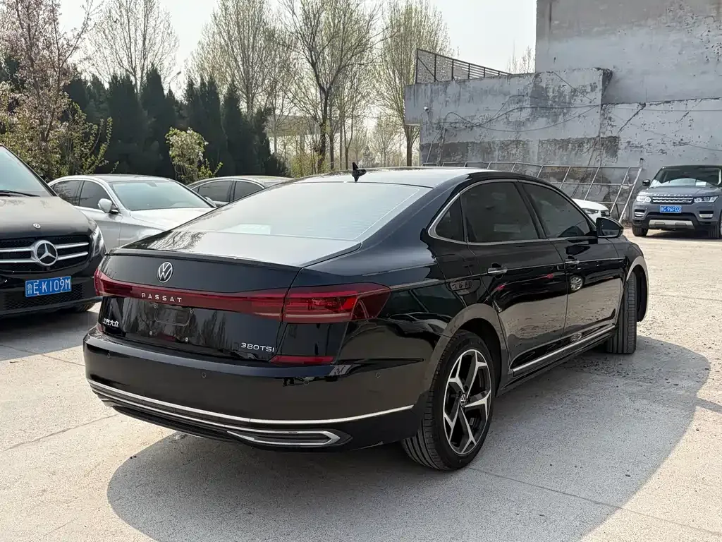 Volkswagen Passat — фото 6