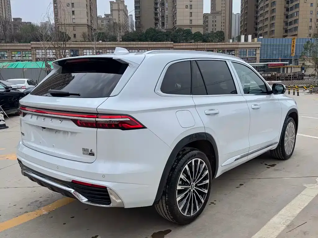 Geely Xingyue L — фото 10
