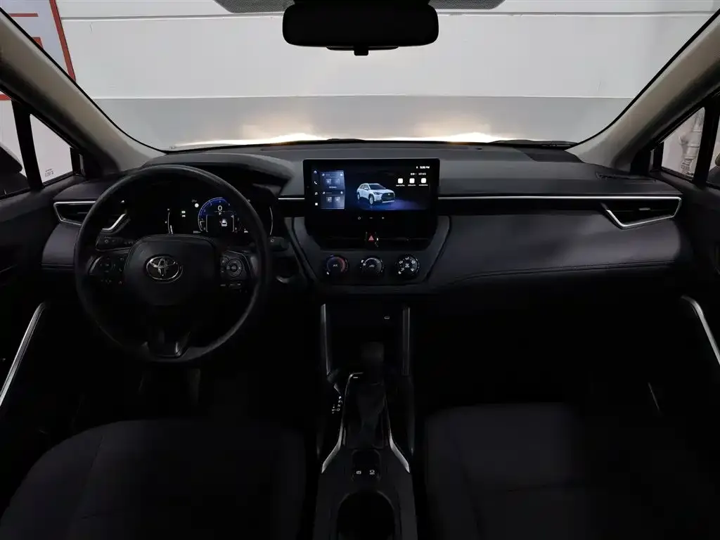 Toyota Corolla Cross 2024 из CN, фото 3