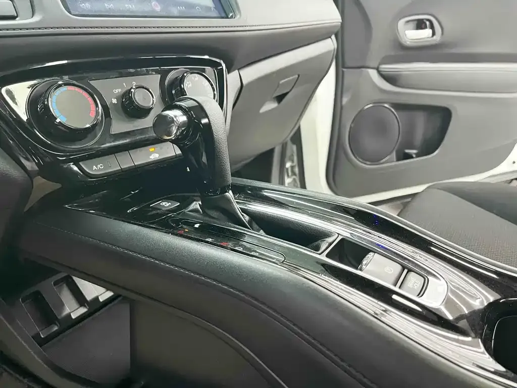 Honda Vezel 2021 из CN, фото 4