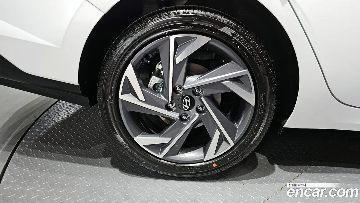 Hyundai AVANTE — фото 8