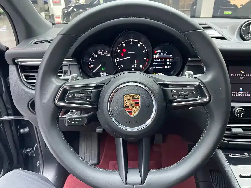 Porsche Macan — фото 8