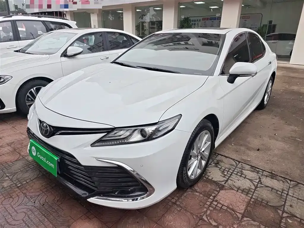Toyota Camry — фото 8