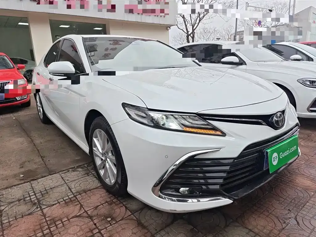 Toyota Camry — фото 4
