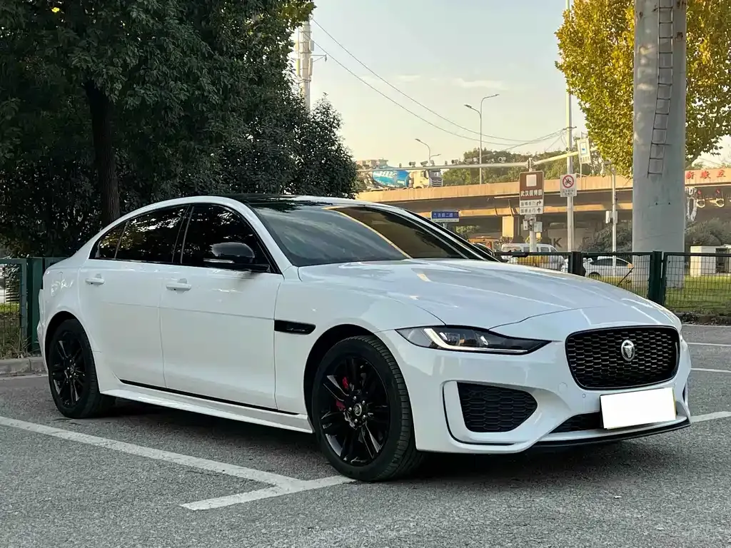 Jaguar XEL — фото 10