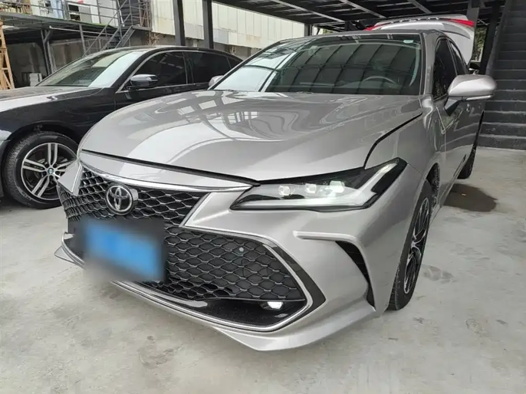 Toyota Avalon 2023 из CN, фото 1