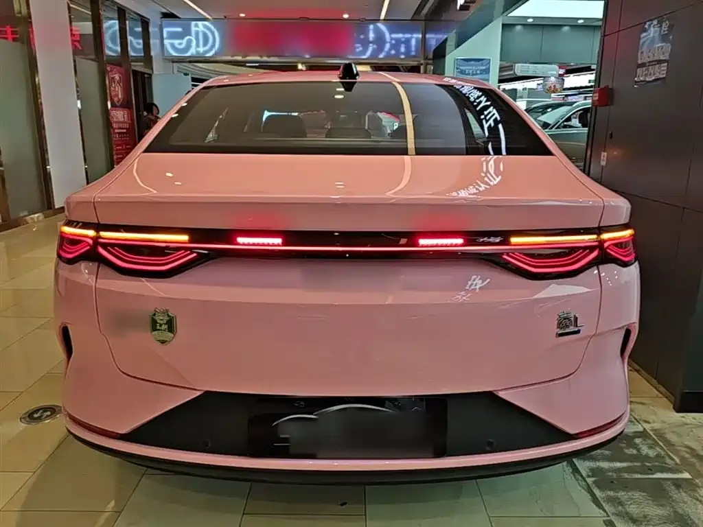 BYD Qin L — фото 3