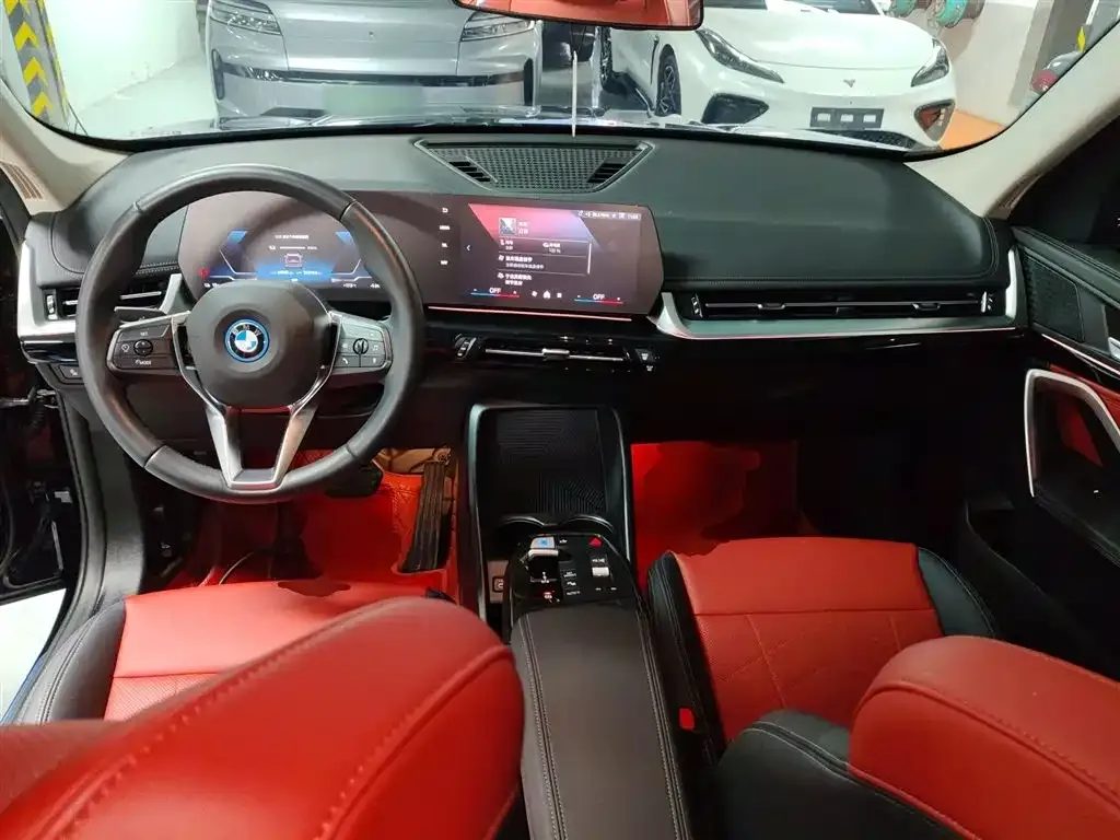 BMW iX1 2024 из CN, фото 4