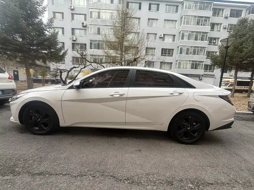 Hyundai Elantra 2023 из CN, фото 10