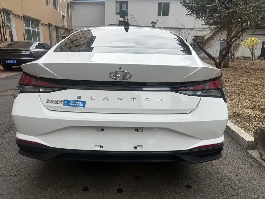 Hyundai Elantra 2023 из CN, фото 2