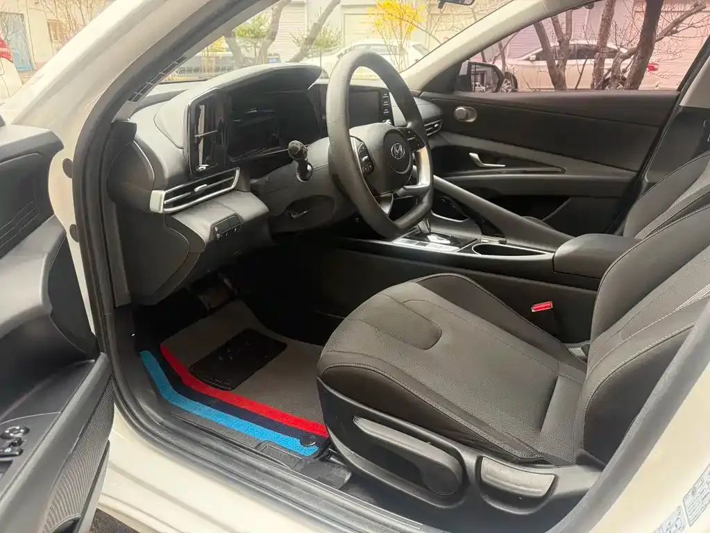Hyundai Elantra 2023 из CN, фото 8
