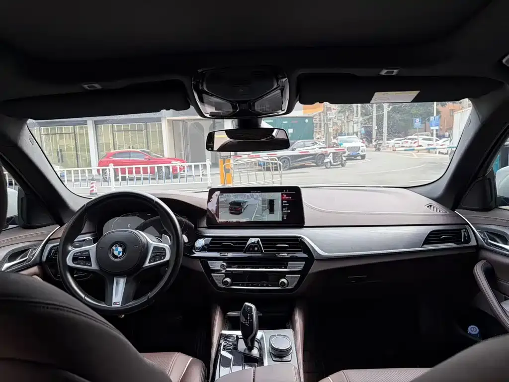 BMW 5 Series 2022 из CN, фото 3