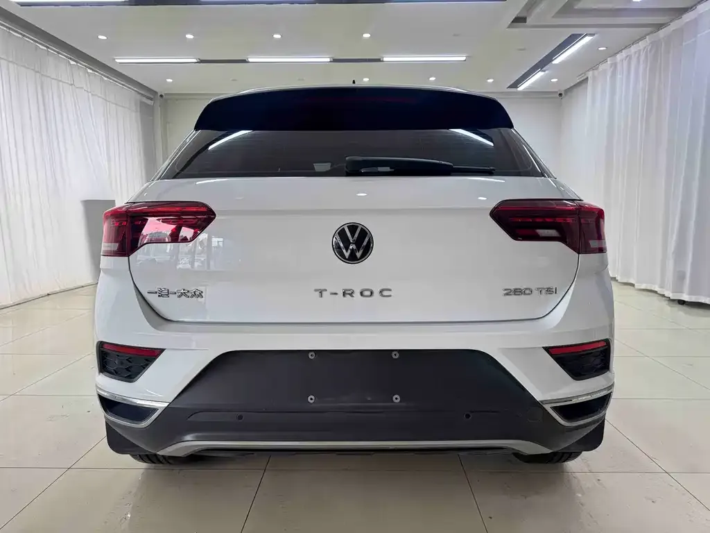 Volkswagen T-Roc — фото 2