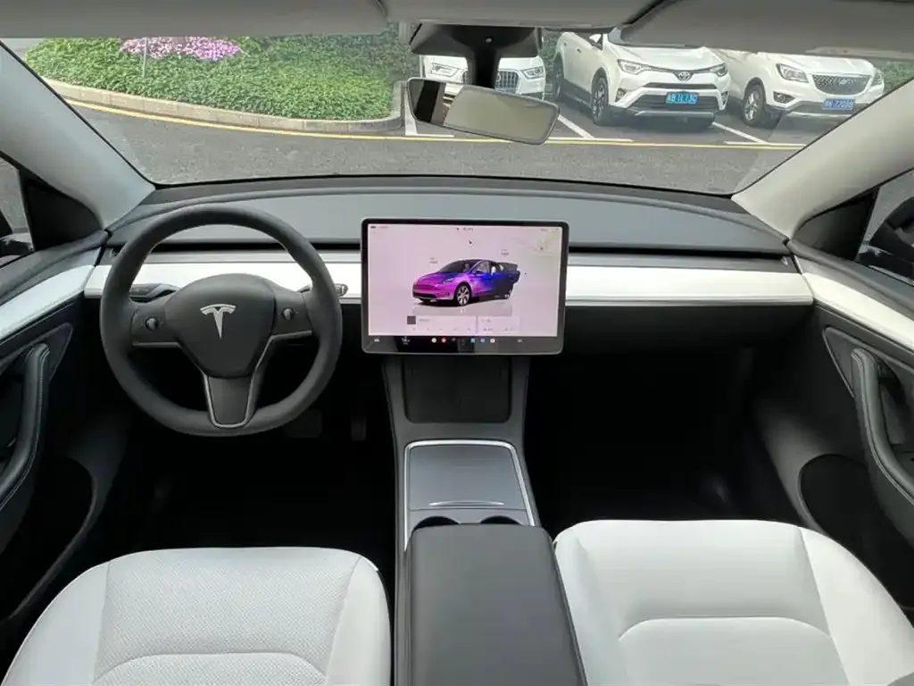 Tesla Model Y — фото 4