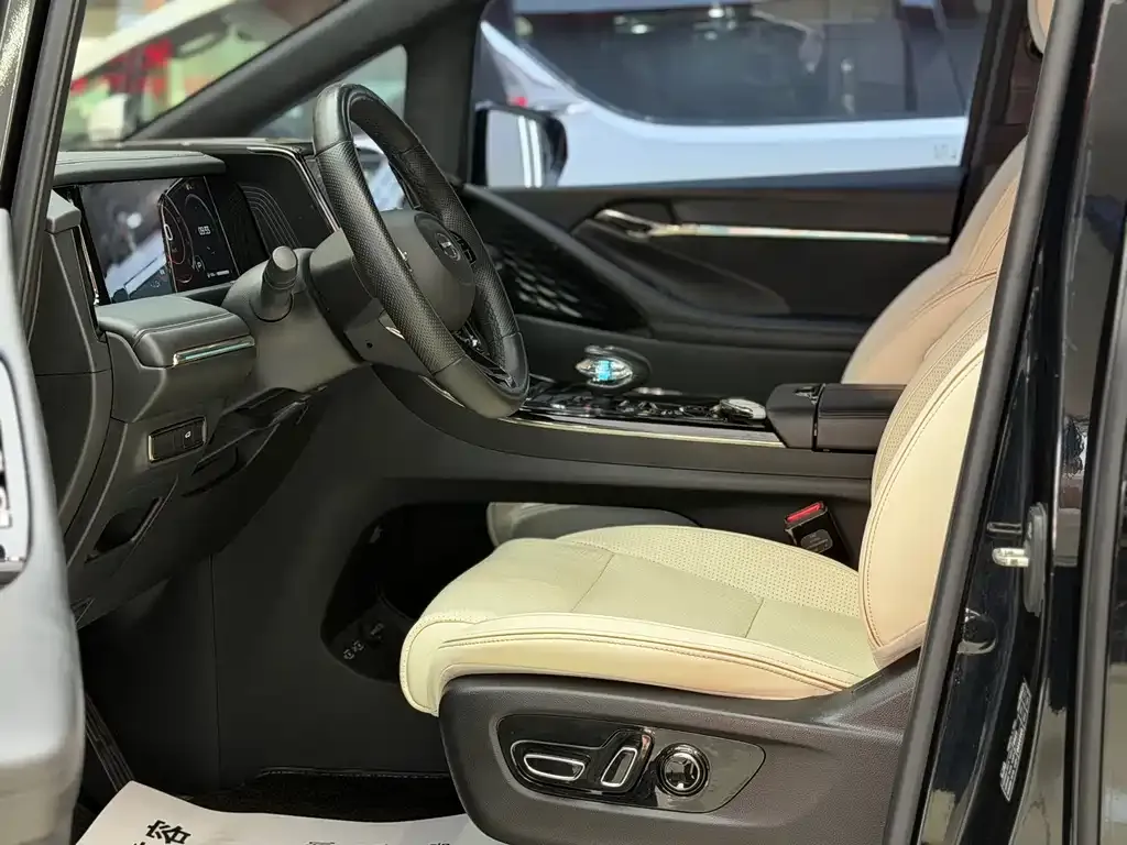 GAC Motor Trumpchi M8 — фото 10