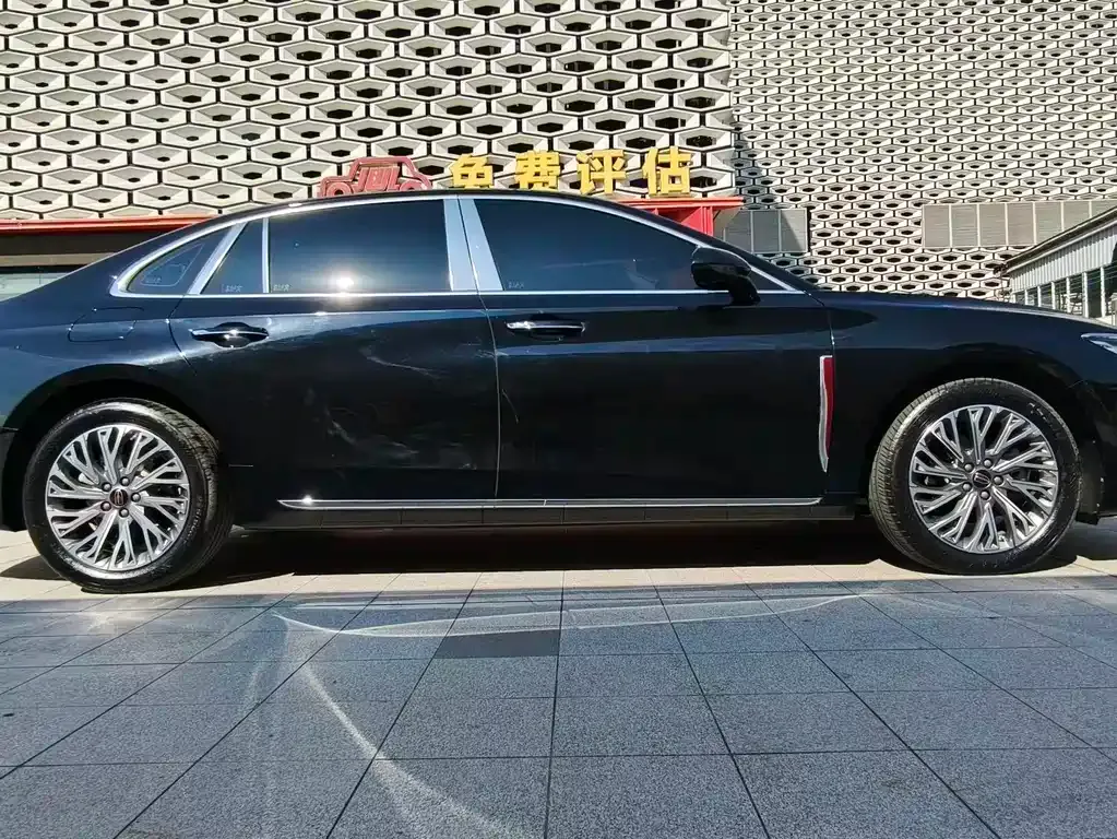 Hongqi H5 — фото 10