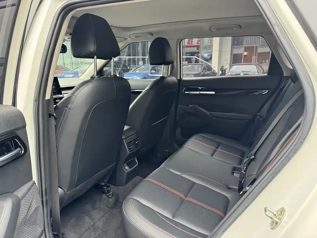 Kia KX3 2023 из CN, фото 2