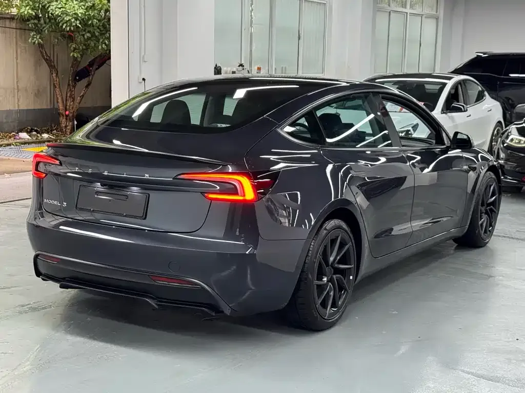 Tesla Model 3 — фото 6