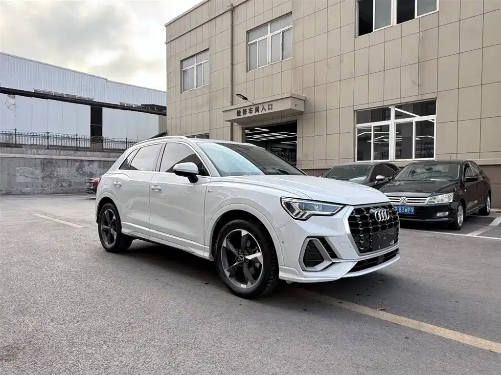 Audi Q3 — фото 9