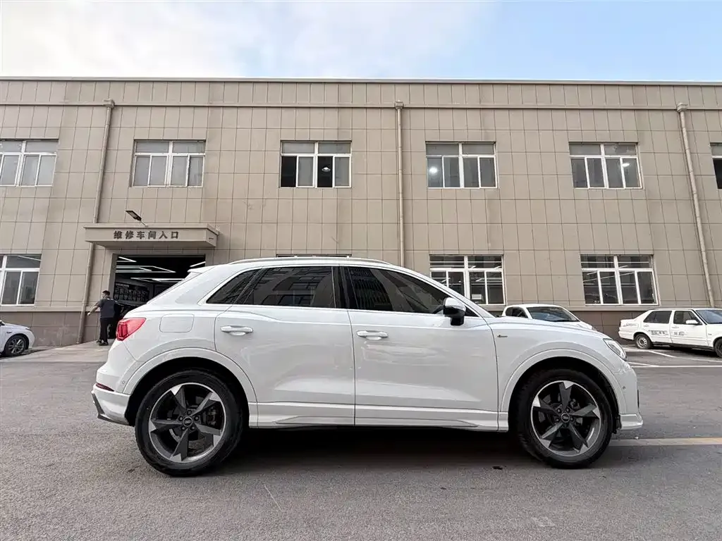 Audi Q3 — фото 4