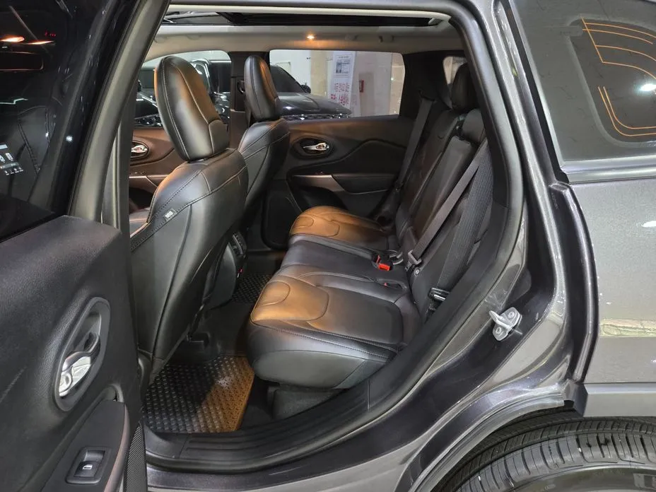 Jeep Cherokee 2022 из KR, фото 4