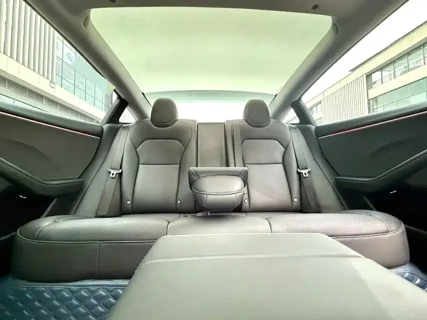 Tesla Model 3 — фото 3