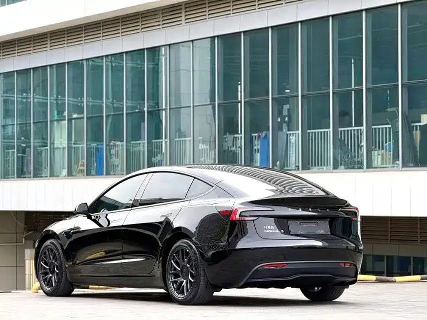 Tesla Model 3 — фото 6