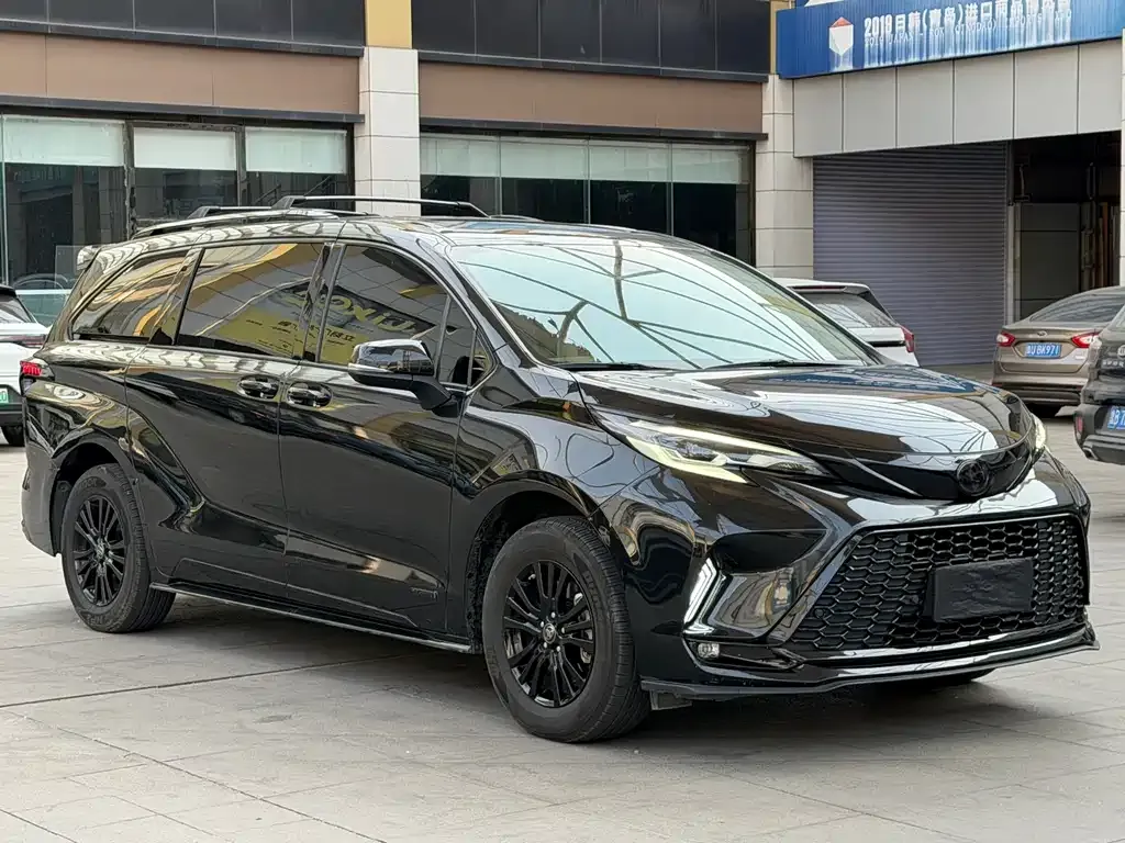 Toyota Sienna — фото 4