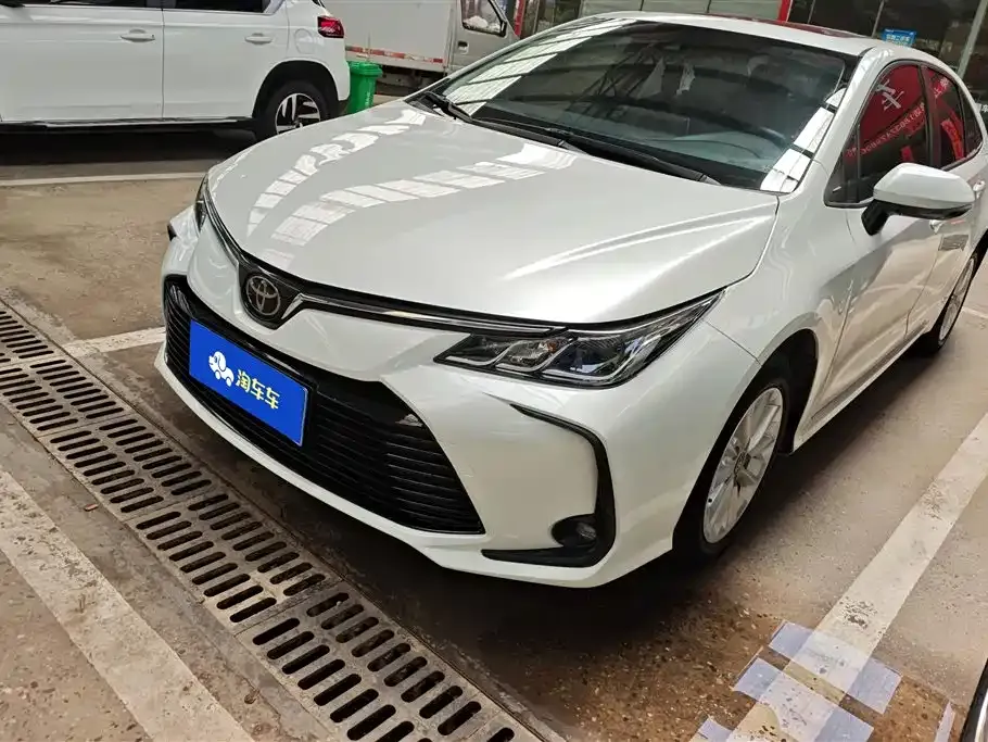 Toyota Corolla — фото 1