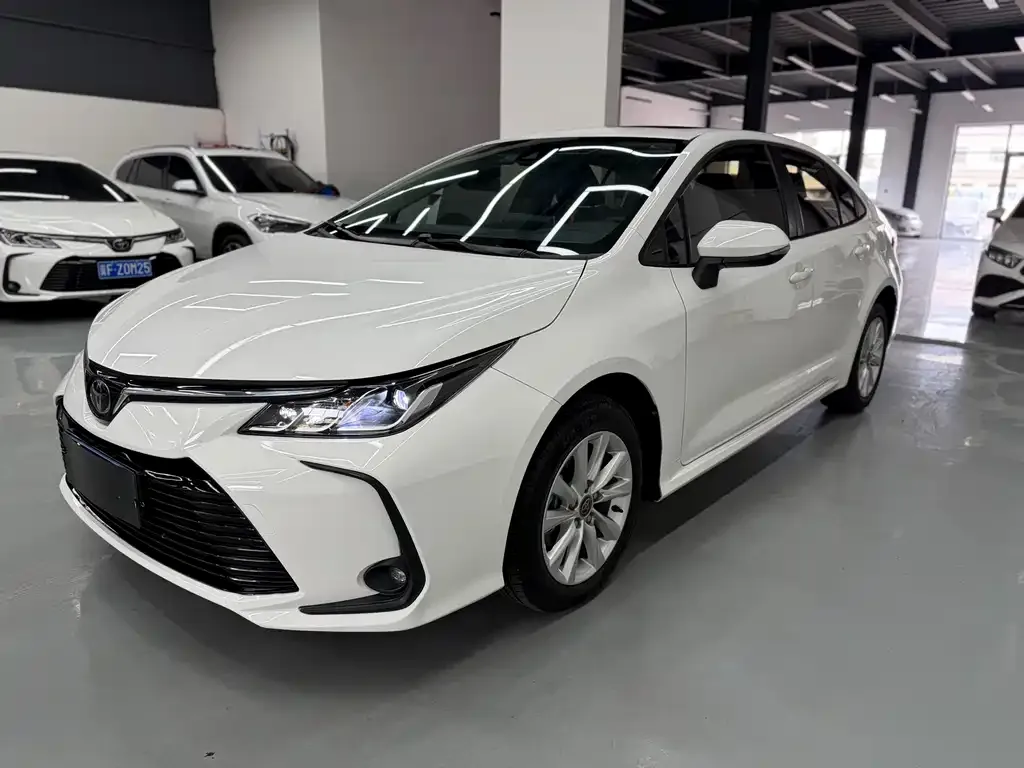 Toyota Corolla — фото 1
