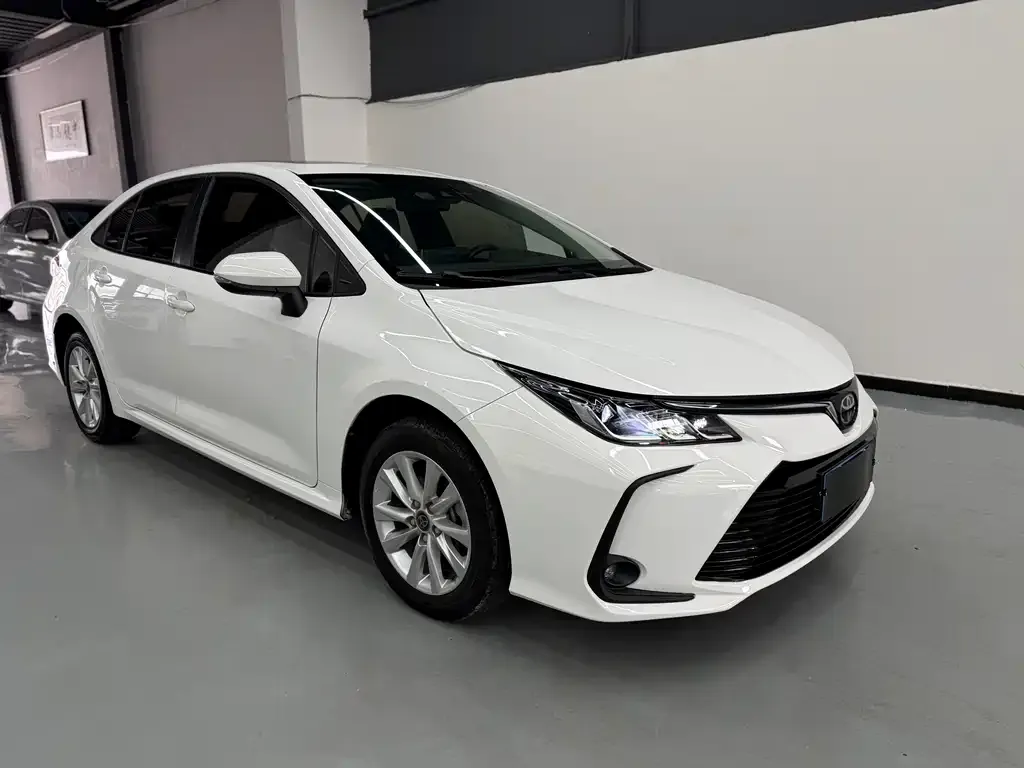 Toyota Corolla — фото 3