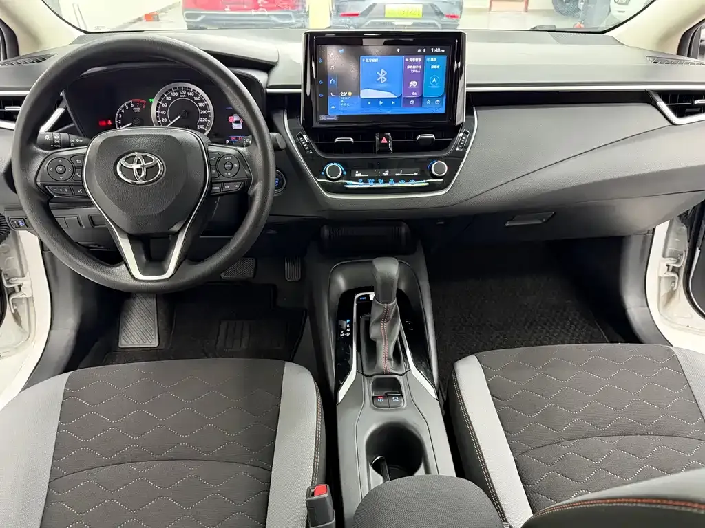 Toyota Corolla — фото 10