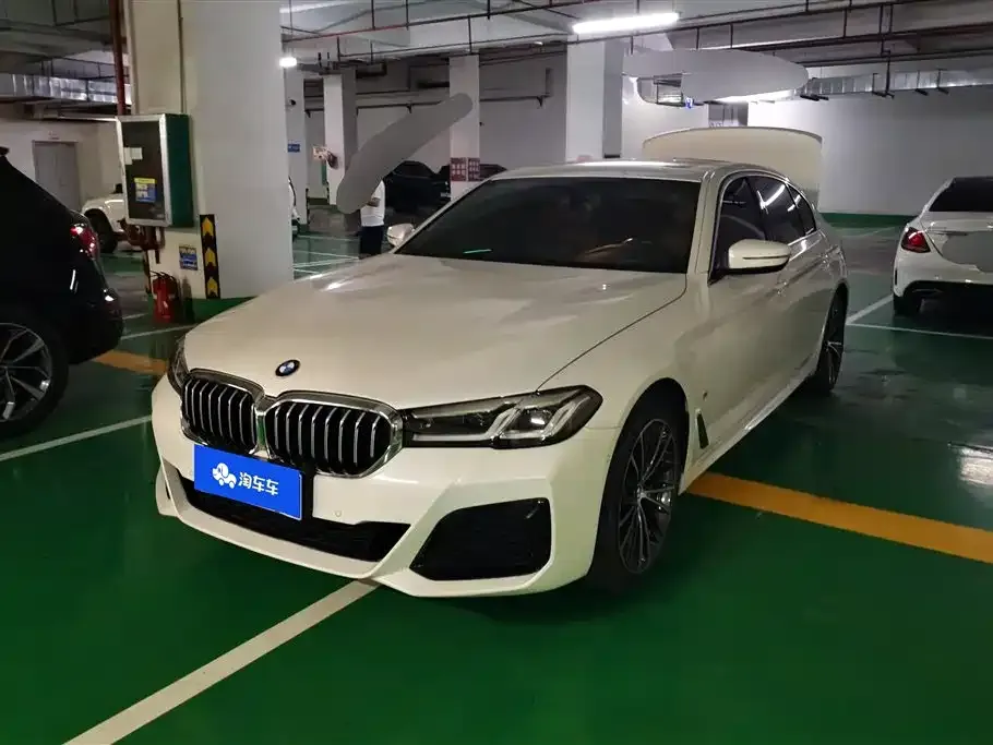 BMW 5 Series — фото 1