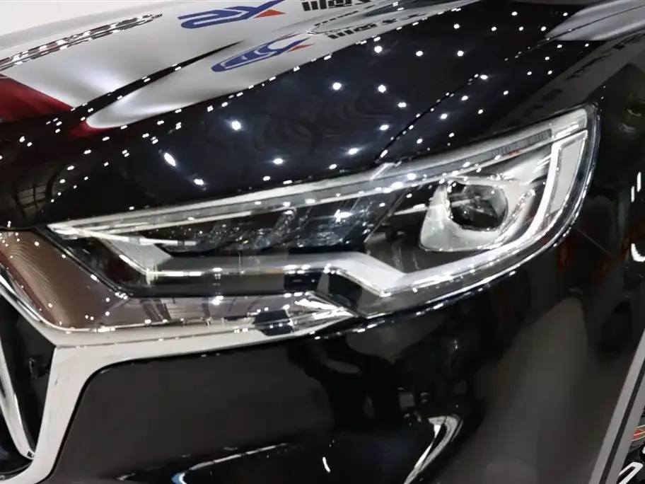 Hongqi HS5 — фото 2