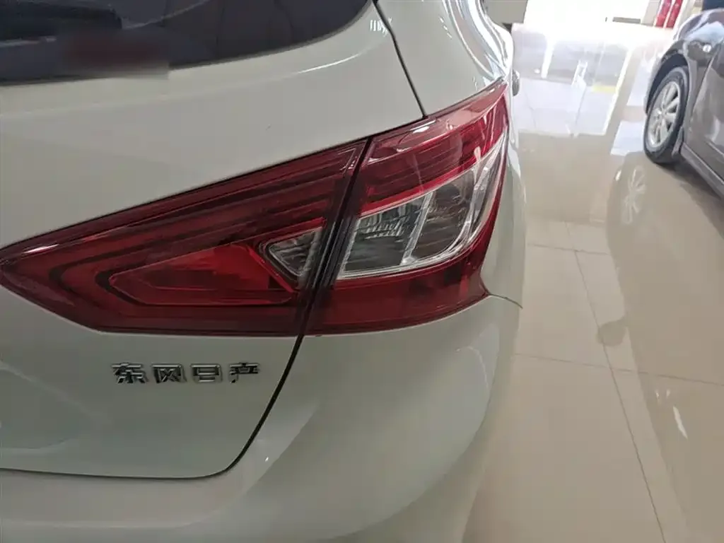 Nissan Tiida 2024 из CN, фото 2