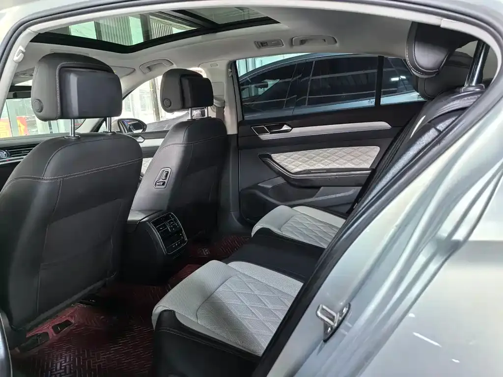 Volkswagen Magotan 2023 из CN, фото 9