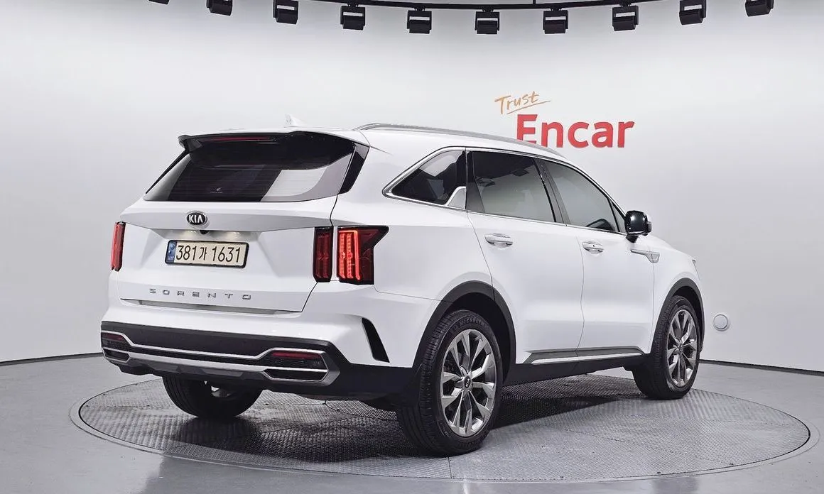 Kia Sorento — фото 9