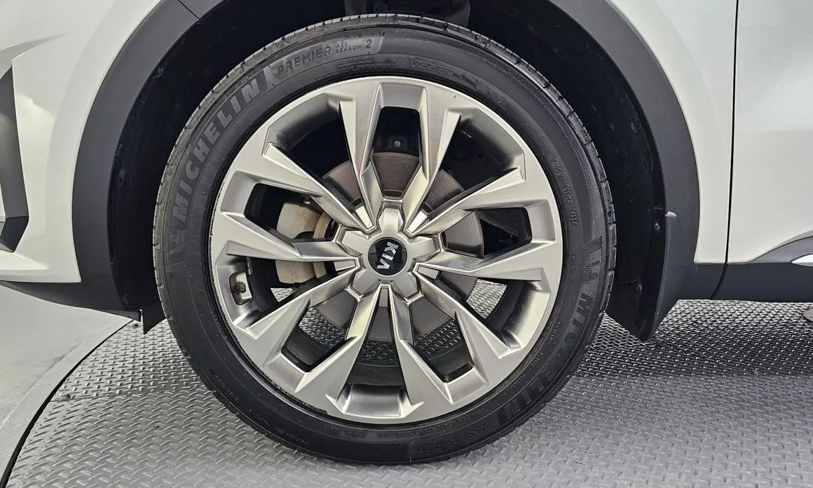 Kia Sorento — фото 10
