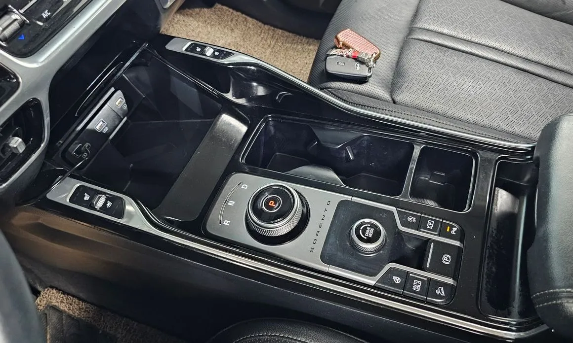 Kia Sorento — фото 5