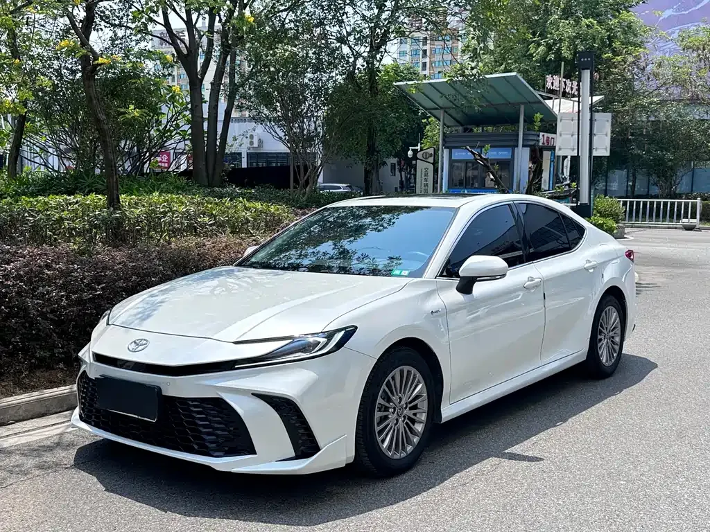 Toyota Camry 2025 из CN, фото 1